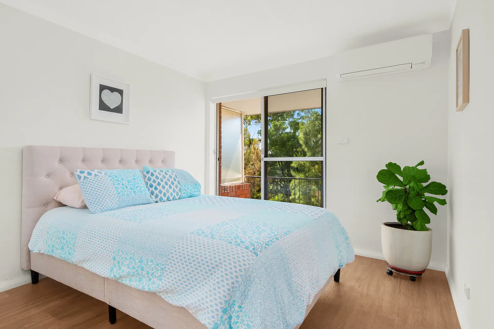 11/3 Fairway Close, Manly Vale Sold by James Avenue - image 1
