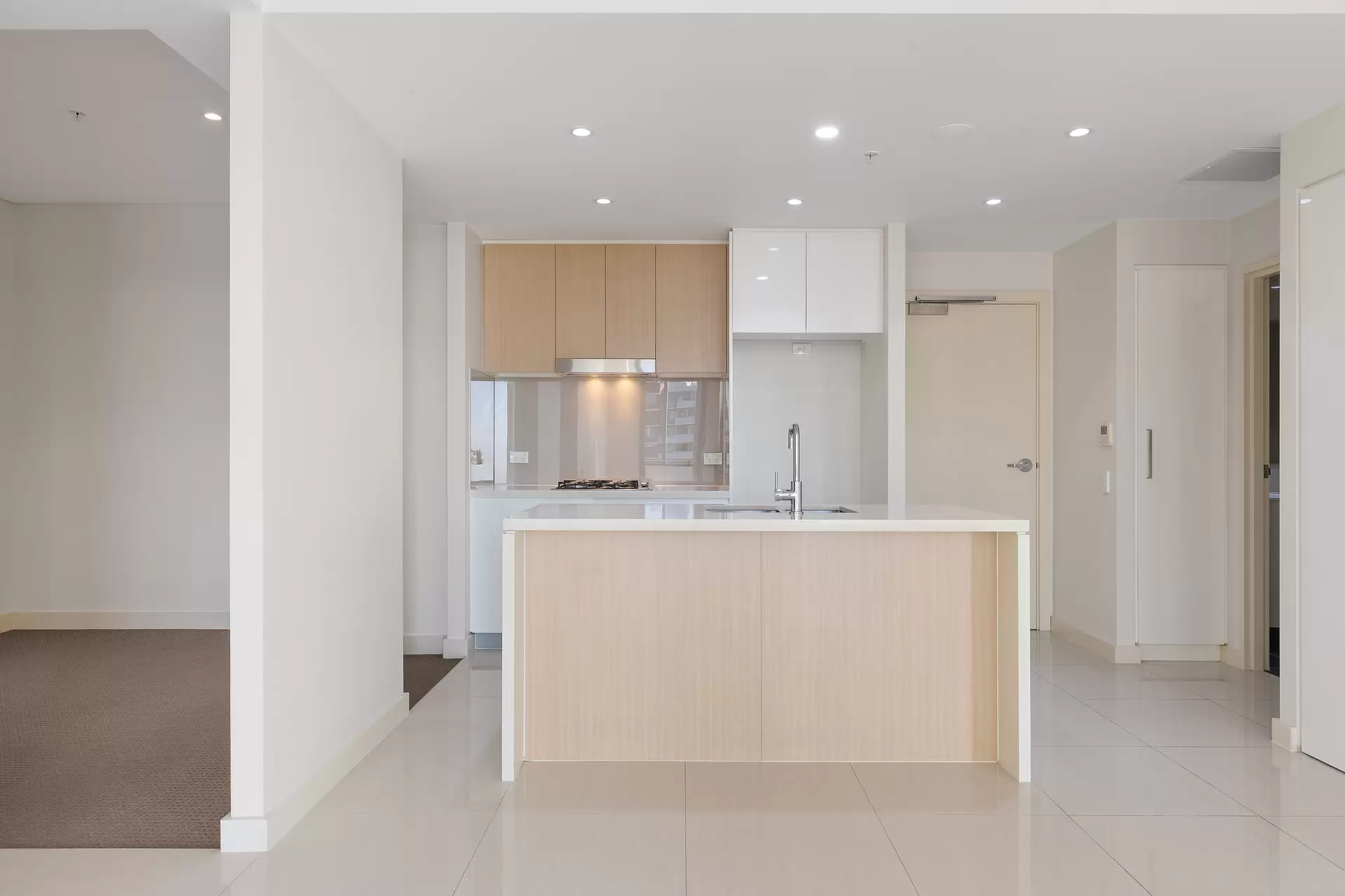 639/4 Nipper Street, Homebush Sold by James Avenue - image 1
