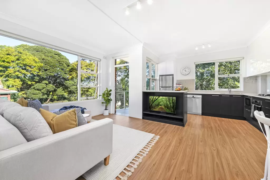 14/20 Innes Road, Greenwich Auction by James Avenue