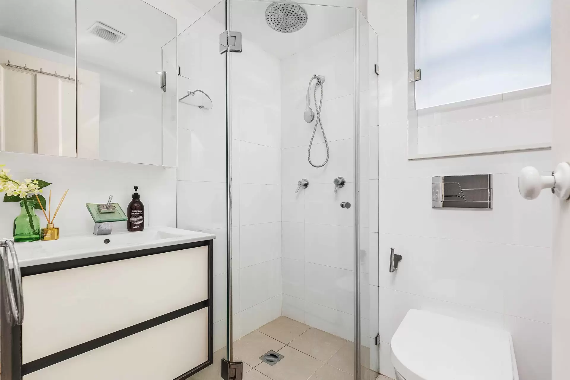 14/58-62 Gerard Street, Cremorne Sold by James Avenue - image 1