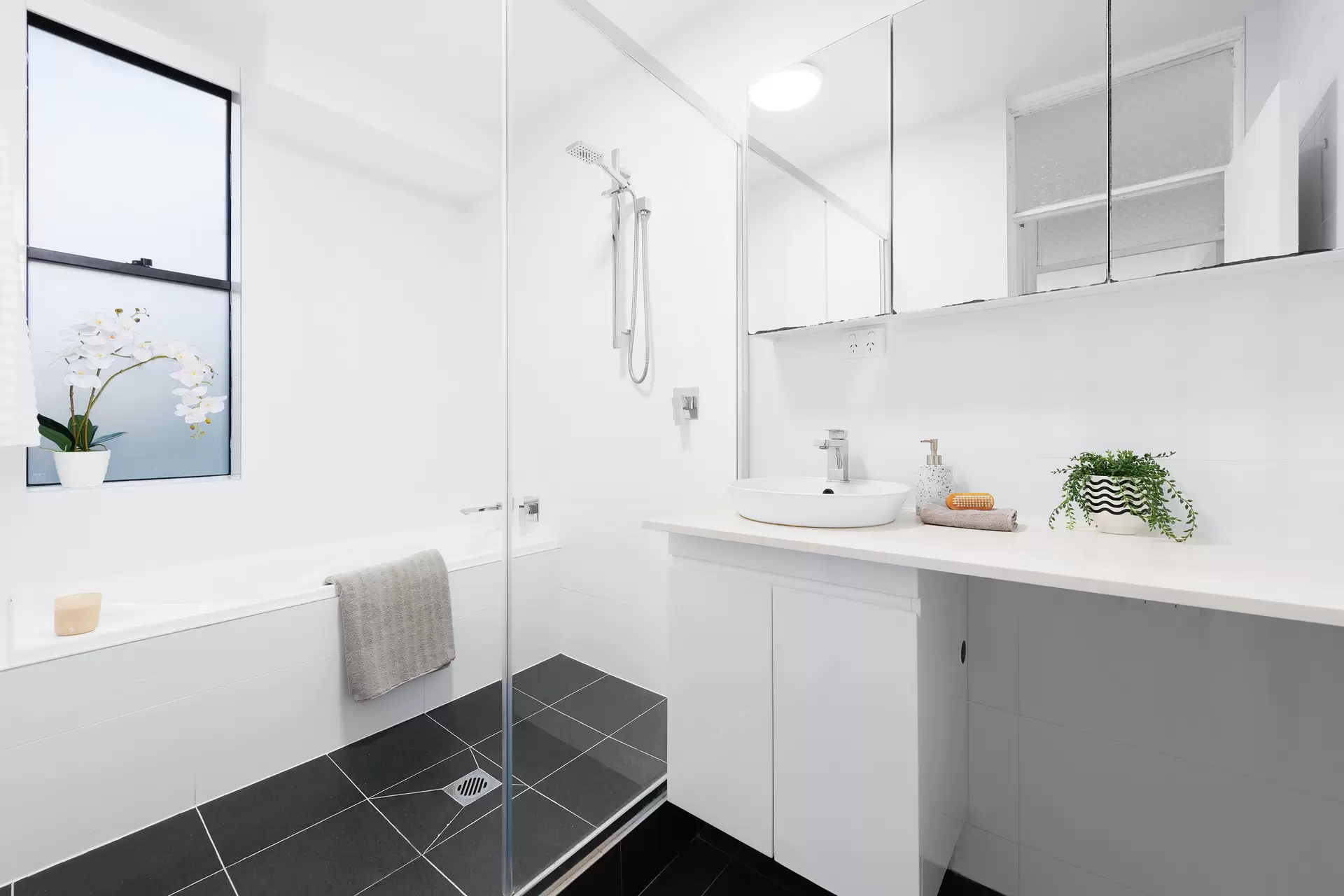 5/258 Pacific Highway, Greenwich Auction by James Avenue - image 1