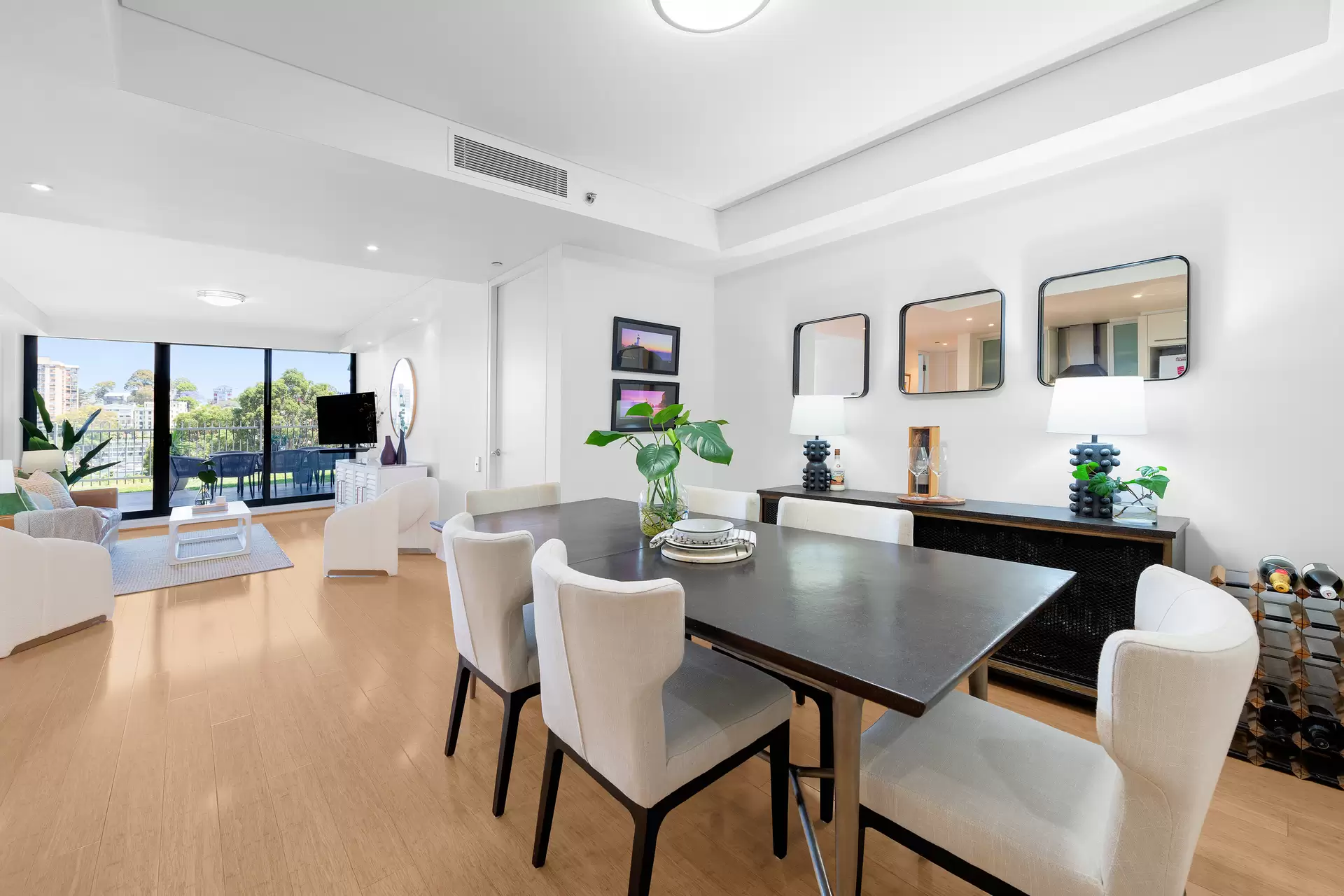 302/30 Glen Street, Milsons Point Auction by James Avenue - image 1