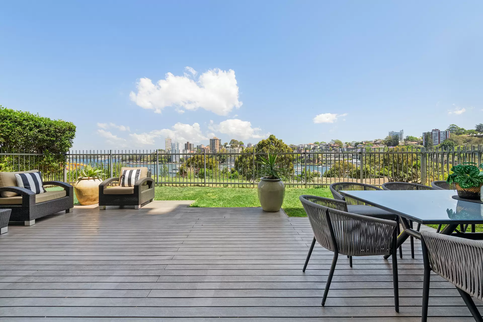 302/30 Glen Street, Milsons Point Auction by James Avenue - image 1
