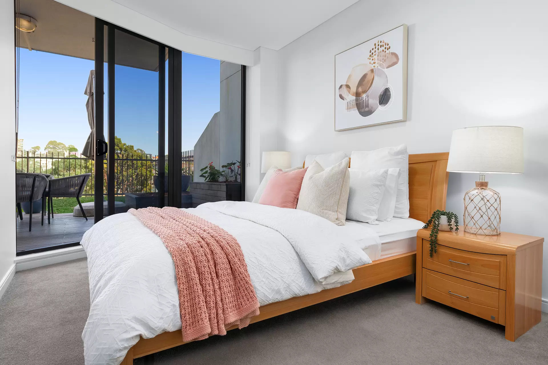 302/30 Glen Street, Milsons Point Auction by James Avenue - image 1