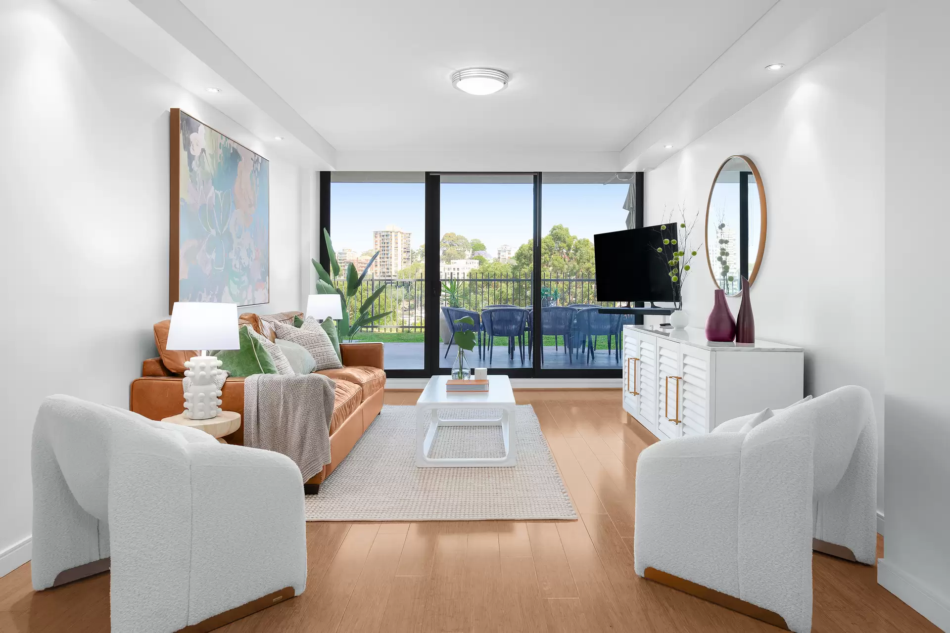 302/30 Glen Street, Milsons Point Auction by James Avenue - image 1