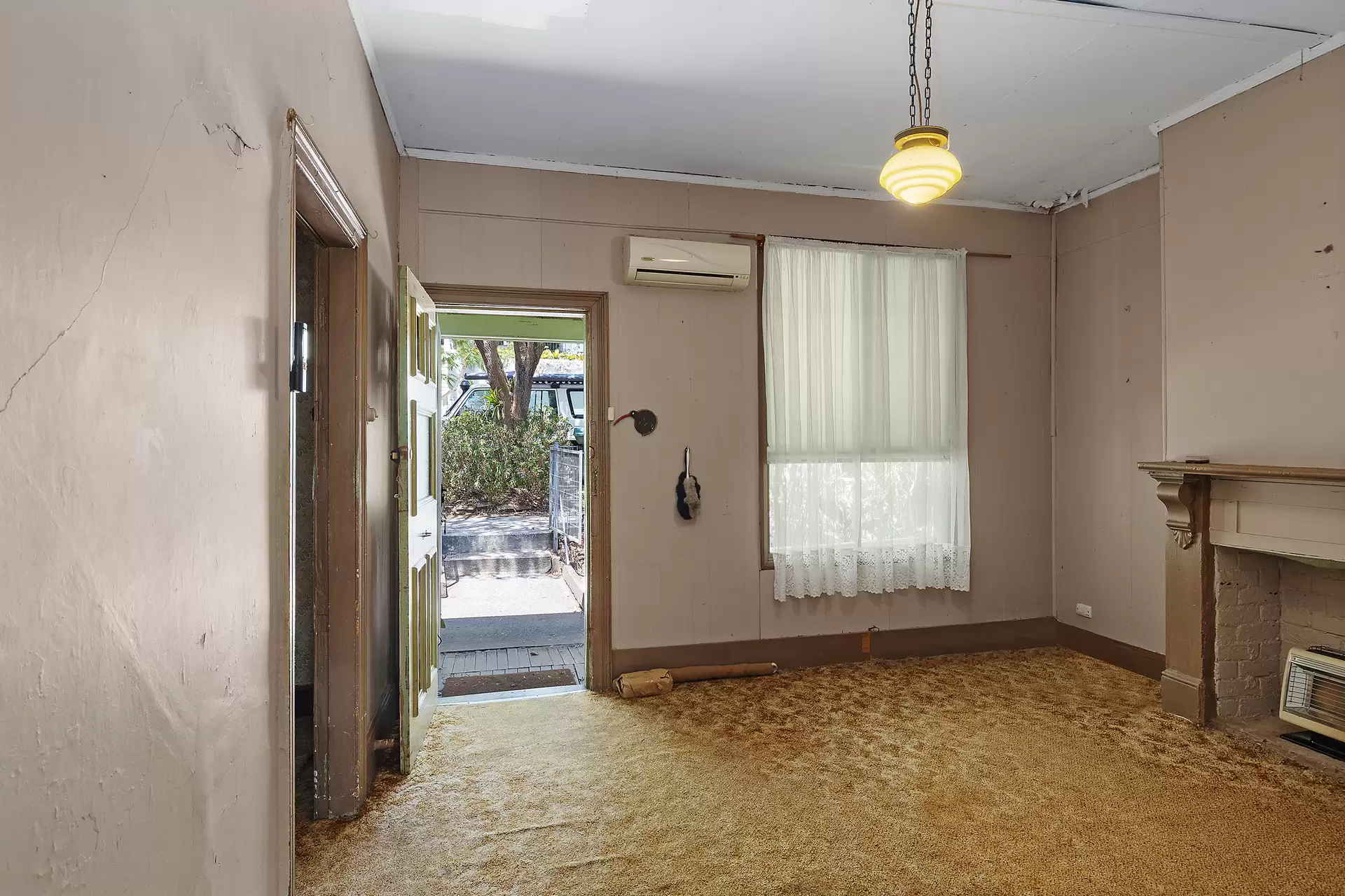 62 Bank Street, North Sydney Sold by James Avenue - image 1