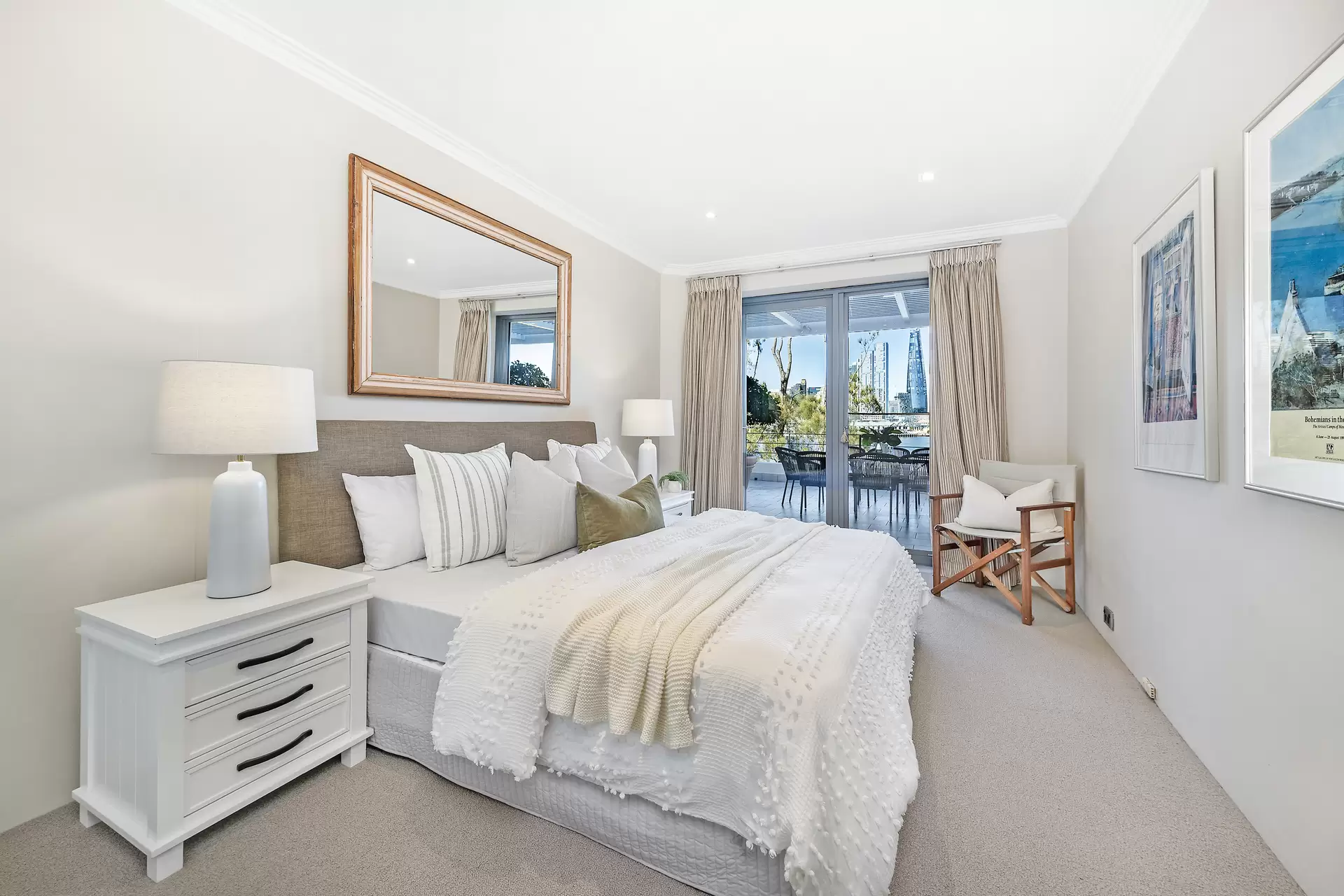 12/1 East Crescent Street, McMahons Point Auction by James Avenue - image 1