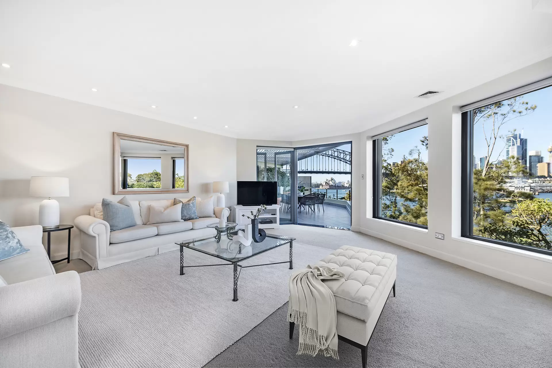 12/1 East Crescent Street, McMahons Point Auction by James Avenue - image 1