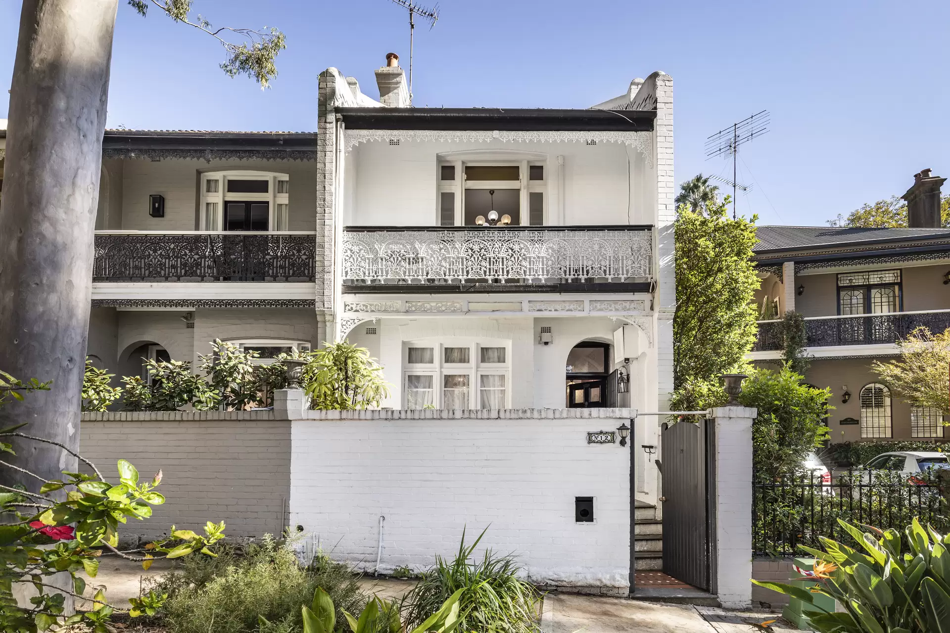 12 Winslow Street, Kirribilli Sold by James Avenue - image 1