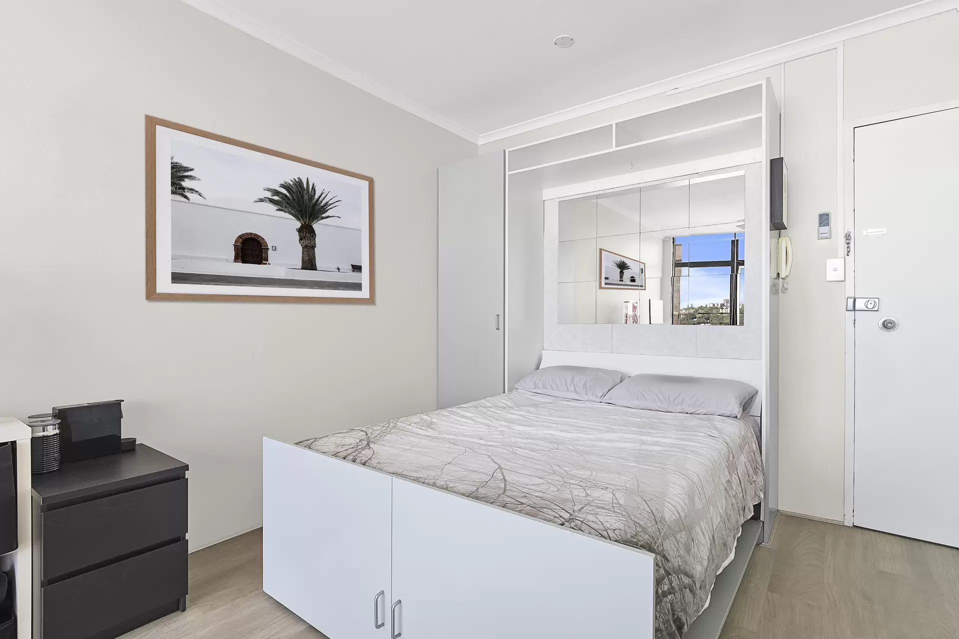 602/5 Ward Avenue, Potts Point Sold by James Avenue - image 1
